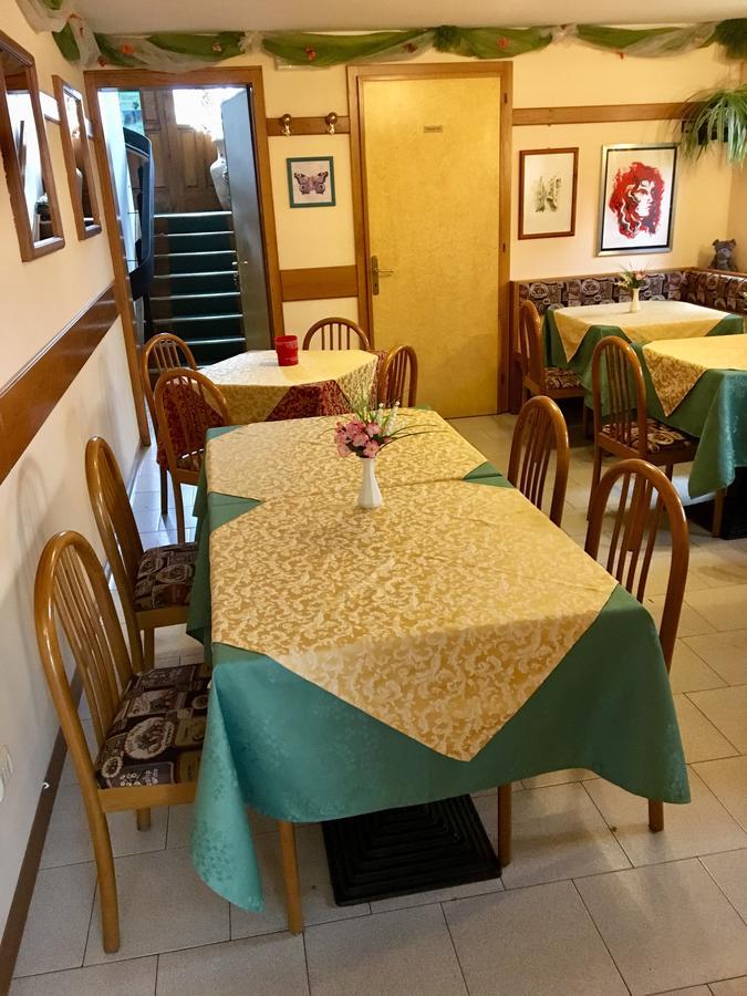 Albergo Meuble Tarandan Forni di Sopra Exteriér fotografie